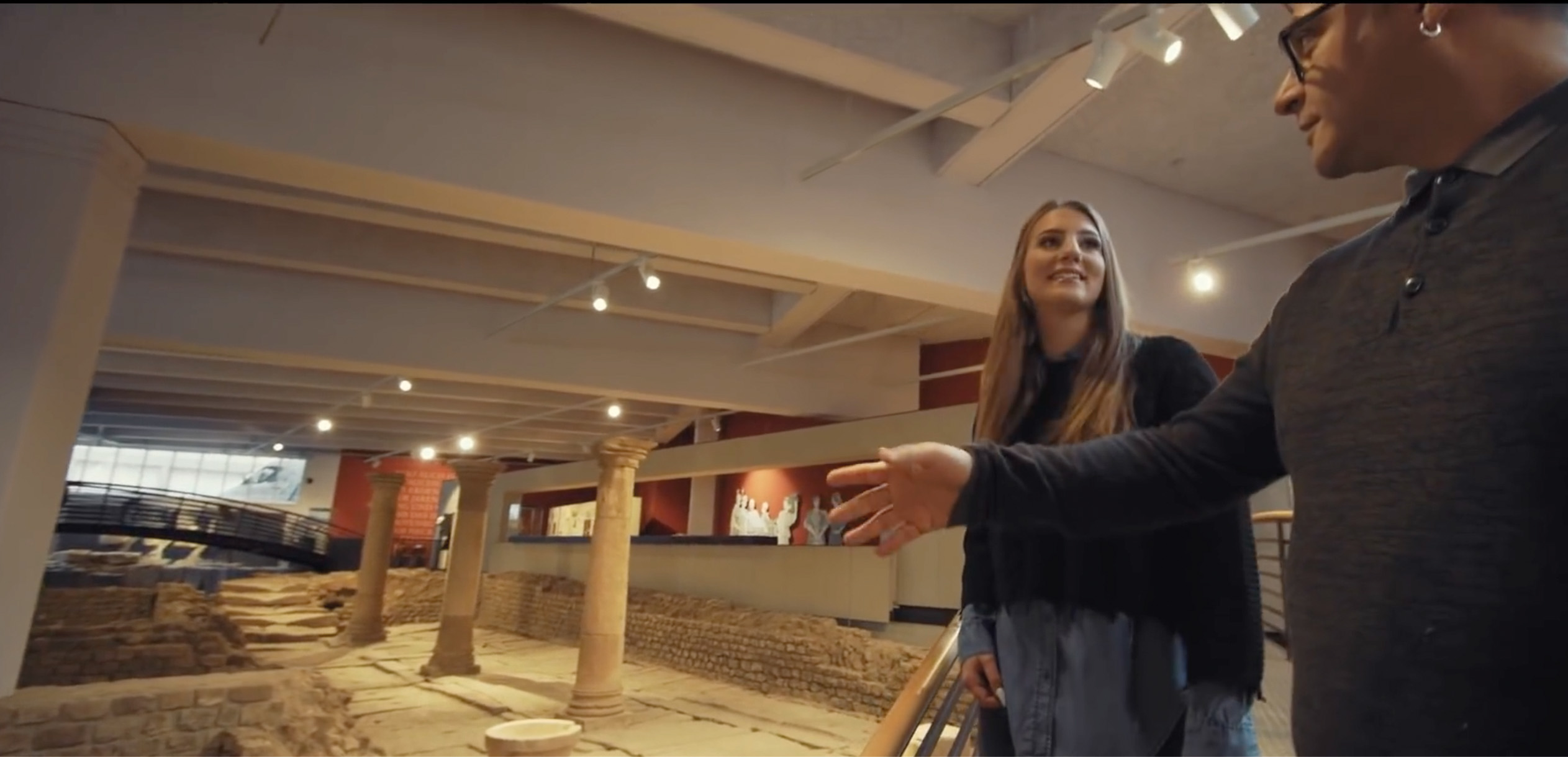Mann und Frau im römischen Museum